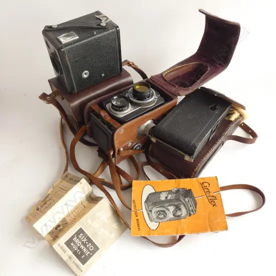 BOX LOT VINTAGE CAMERAS