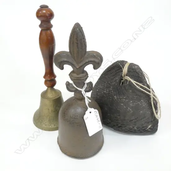3 ASST BELLS; FLEUR DE LIS / TRIBAL & BRASS W WOOD HANDLE  H 200MM