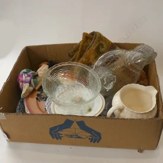 BOX LOT PLATES, CLEAR GLASS CHICKEN ETC