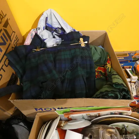 BOX LOT VINTAGE CLOTHING 