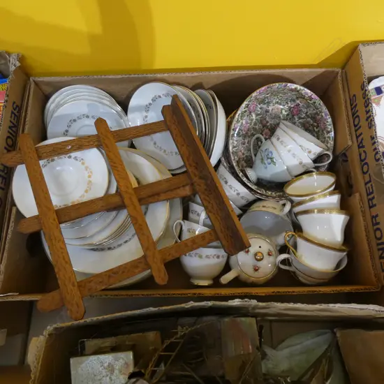 BOX LOT CHINA INCL. R/DOULTON 'FAIRFAX' PART DINNER SERVICE