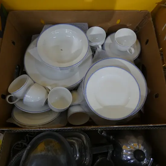 BOX LOT VILLEROY & BOCH 'TIPO BLUE' DINNERSERVICE