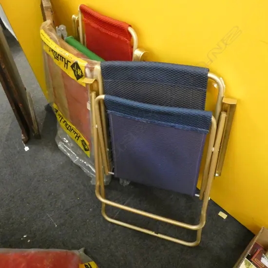 4 HUNTERLINE RETRO CHAIRS; 1 A LOUNGER