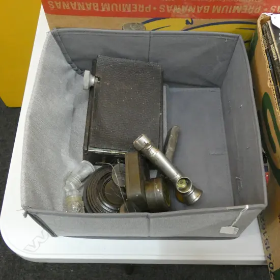 SM BOX COLLECTABLES INCL FOLDING CAMERA /FEZ / SPECTACLES ETC.