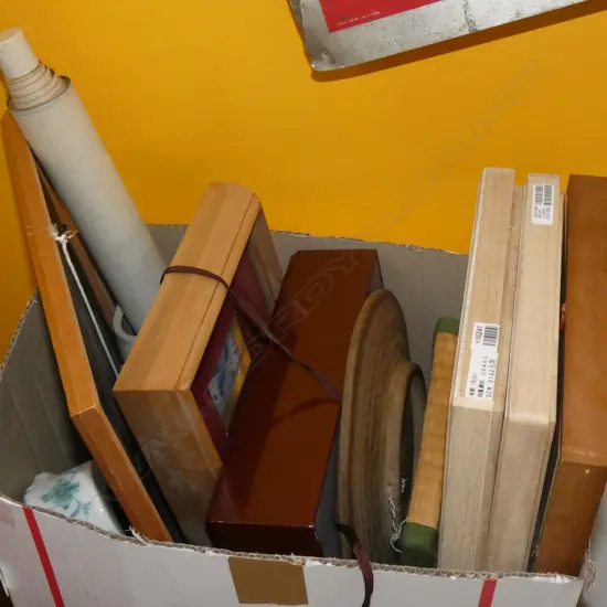 BOX LOT JAPANESE ARTWORKS, FABRIC, CERAMICS ETC