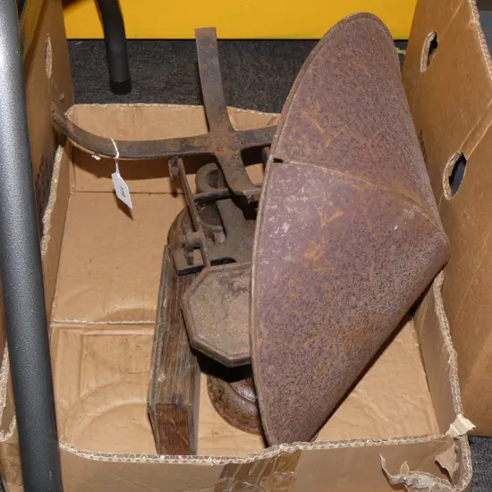 SET OLD METAL SCALES & WEIGHTS - SOME RUST 