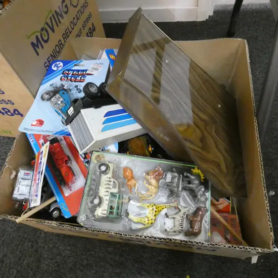 BOX LOT ASST. VINTAGE TOYS; PIANO ETC