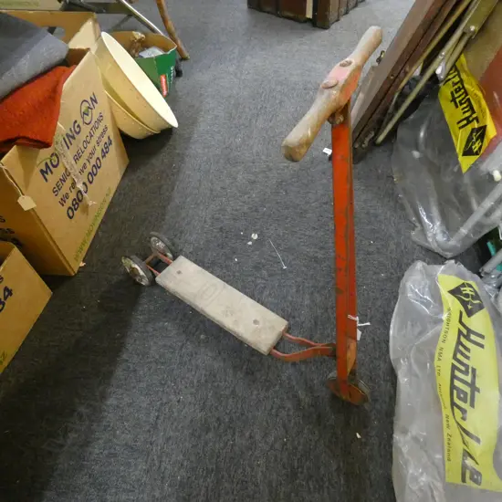 SM VINTAGE SCOOTER - RED METAL FRAME / WOODEN PLATFORM