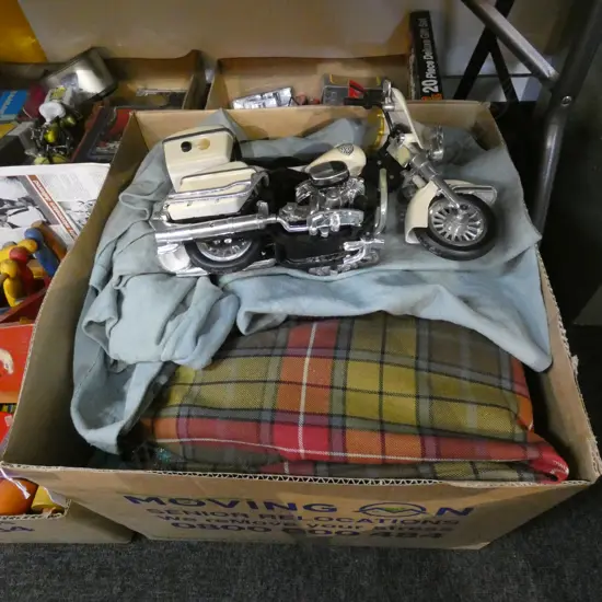 BOX LOT ASST. VINTAGE FASHION