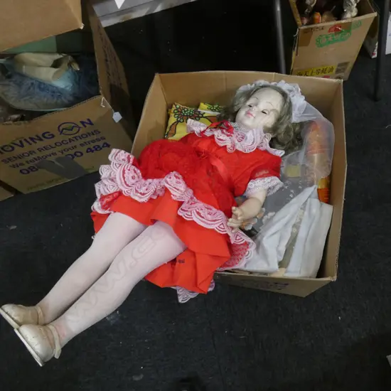 BOX LOT VINTAGE FABRICS; RETRO ETC