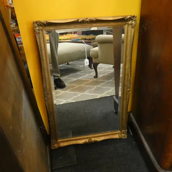 GILT FRAMED MIRROR 860x560mm