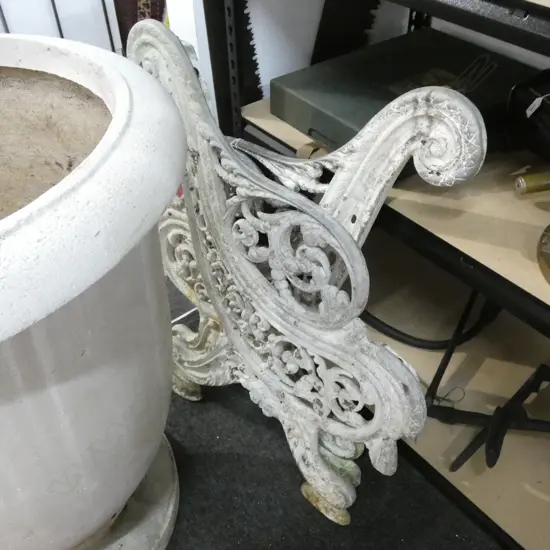 PR VINTAGE WHITE PAINTED METAL BENCH ENDS H.800mm