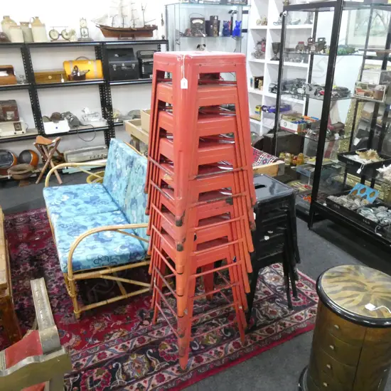 8 RED METAL STOOLS H.660mm