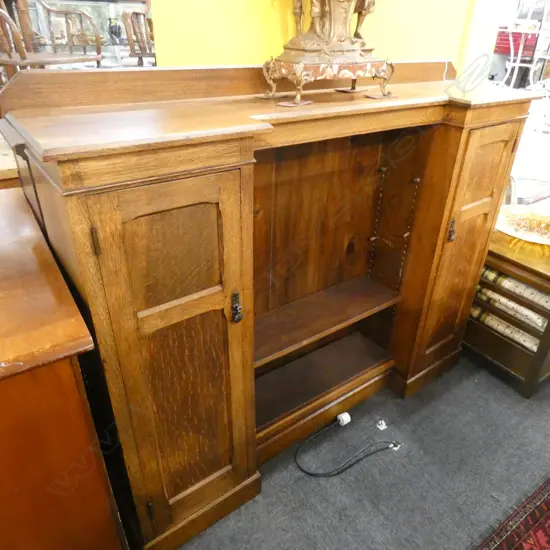 LG OAK SIDEBOARD - 2 CUPBOARDS & SHELVES  365 X 1580MM