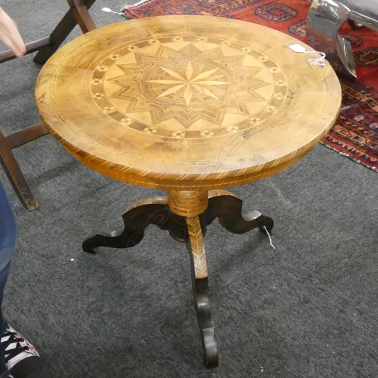 WALNUT INLAID (IN THE MANNER OF NORRIE) OCCASSIONAL PEDESTAL TABLE DIA 595MM