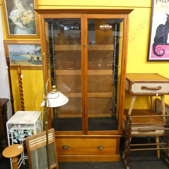 2 PC GLASS FRONTED WARDROBE - 2 GLASS SHELVES / DRAWER AT BASE 1085 X 525MM