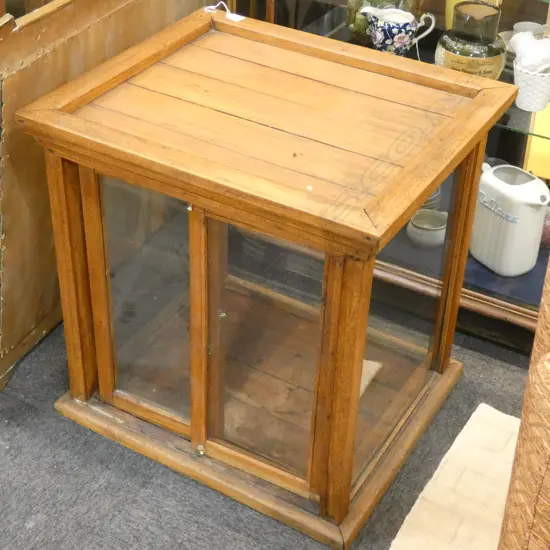 LG GLASS & DARK WOODEN DISPLAY BOX 645 X 560 X 630MM