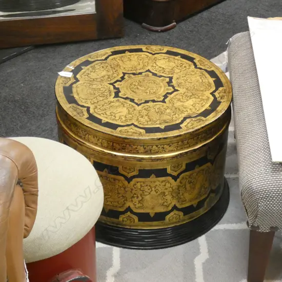 LARGE GILDED BLACK LACQUER ORIENTAL SIDE TABLE / BOX 475mm dia H.355mm