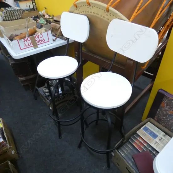 PR WHITE PAINTED WOOD & METAL BAR STOOLS