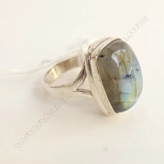 925 SILVER & LABRADORITE RING