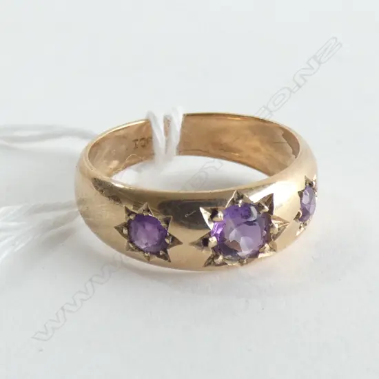 9CT GOLD AND AMETHYST RING 3.45gm