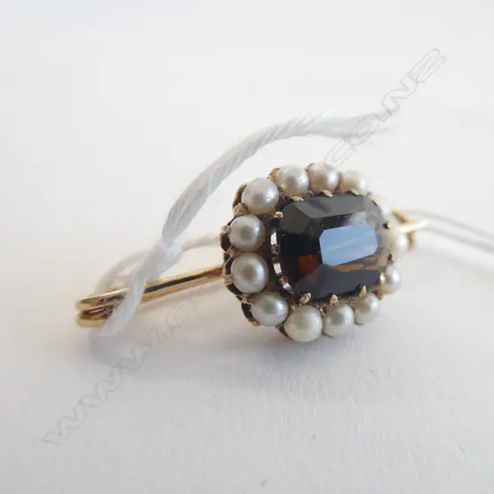 GOLD PEARL/NATURAL SEMI PRECIOUS GEM STONE BAR BROOCH (4.2 GMS)