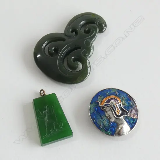 3 OLD JEWELLERY PCES. GRRENSTONE. GLASS & ENAMELED 
