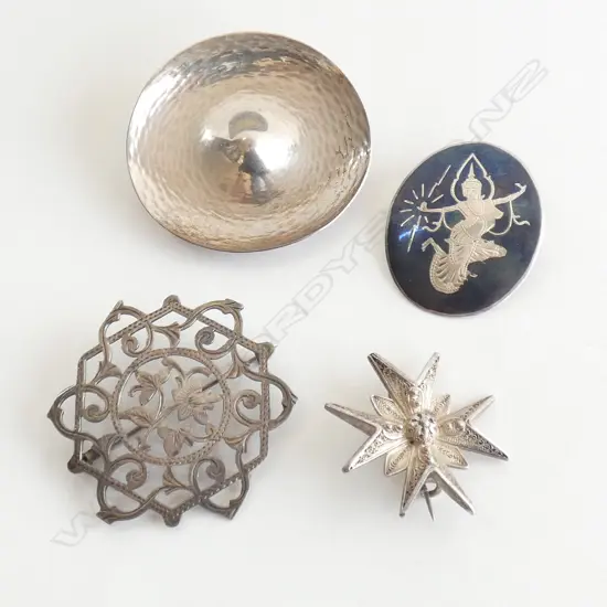 ASSORTED SILVER BROOCHES