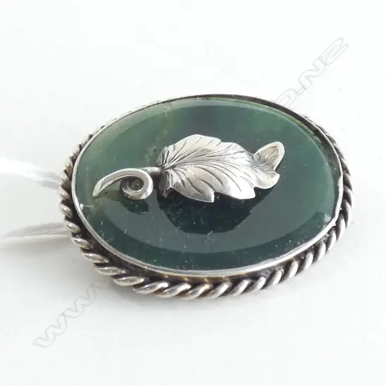 MOSS AGATE AND SILVER BROOCH