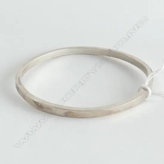 HEAVY UNMARKED SILVER BANGLE