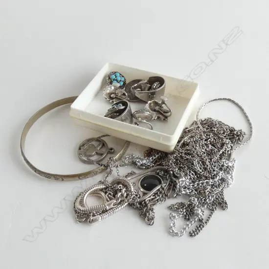 BAG ASST SILVER; EARRINGS / CHAINS / STG BANGLE ETC..