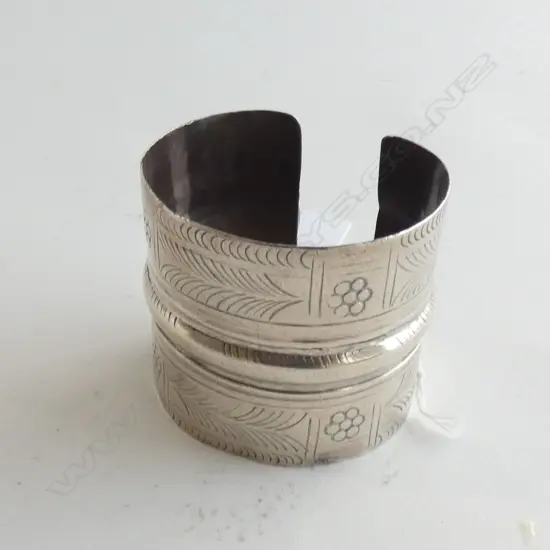 VINTAGE AFRICAN SILVER CUFF BANGLE 101 GRAMS