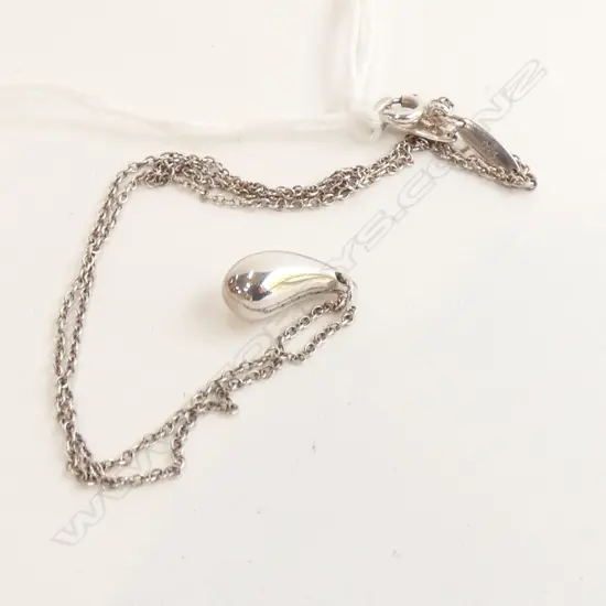 TIFFANY STG SILVER TEARDROP PENDANT NECKLACE