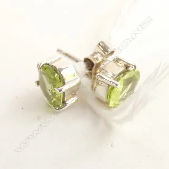 PERIDOT & SILVER EARRINGS 