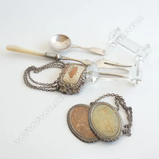 BAG ASST OLD SILVER PLATE DECANTER TAGS / TEA CADDY SPOON/GLASS KNIFE RESTS ETC.