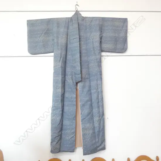 VINTAGE FULL LENGTH JAPANESE SILK KIMONO - BLUE - FULLY LINED