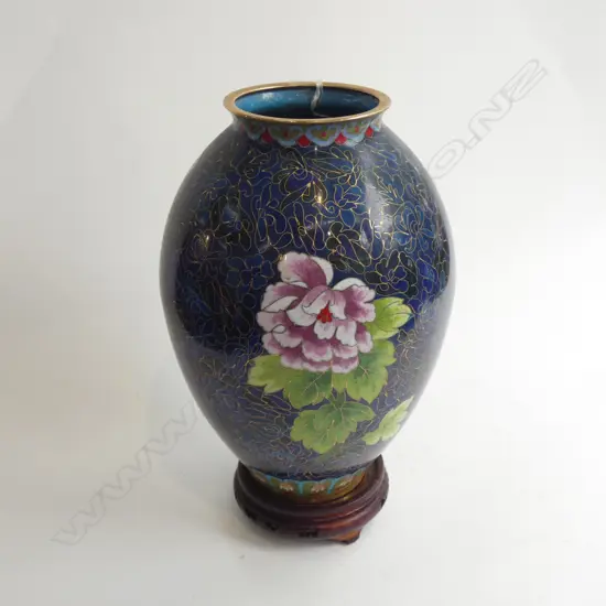 LG CLOISONNE VASE & WOODEN STAND H. 310MM