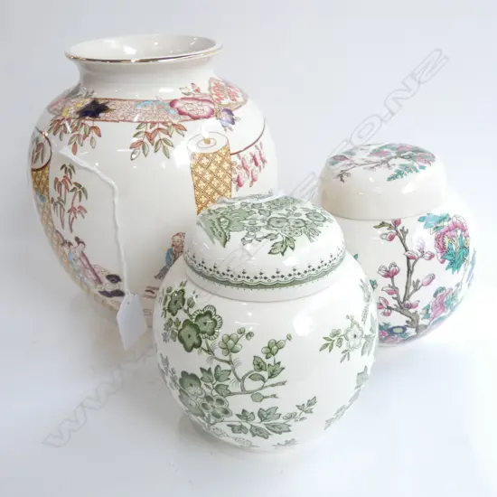 MASON IRONSTONE YUNG LO EMPEROR VASE & 2 LIDDED GINGER JARS