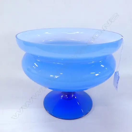 LG BLUE GLASS FOOTED BOWL H. 165 DIA 195MM