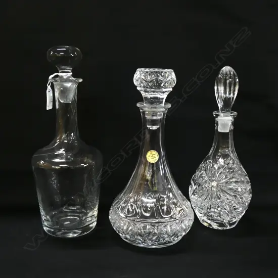 3 CRYSTAL DECANTERS H.300mm