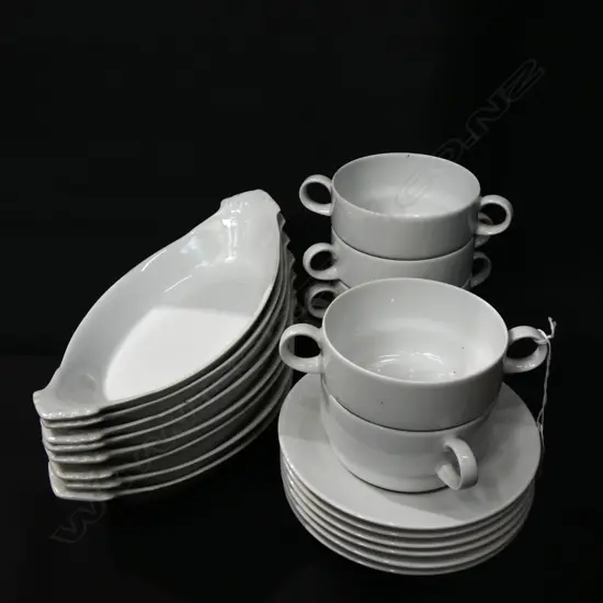 6 ARZBERG SOUP COUPES & SAUCERS + 8 WHITE CHINA SERVING DISHES L.230mm