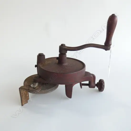 VINTAGE HAND GRINDER