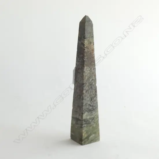 GREEN STONE OBELISK H.255mm