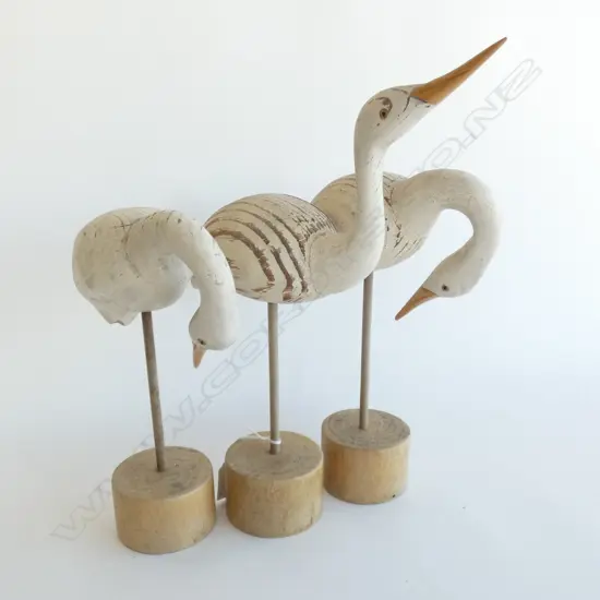 3 PAINTED WOODEN BIRDS H.380mm