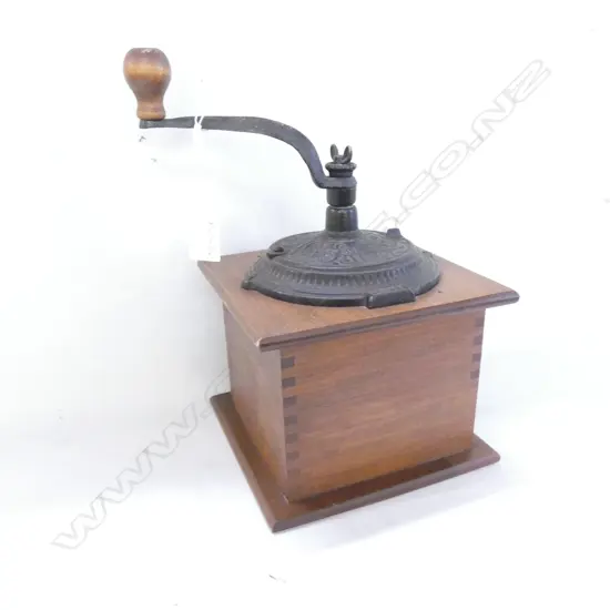 RETRO COFFEE GRINDER