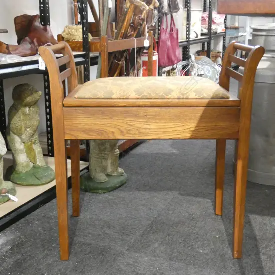 OAK PIANO STOOL