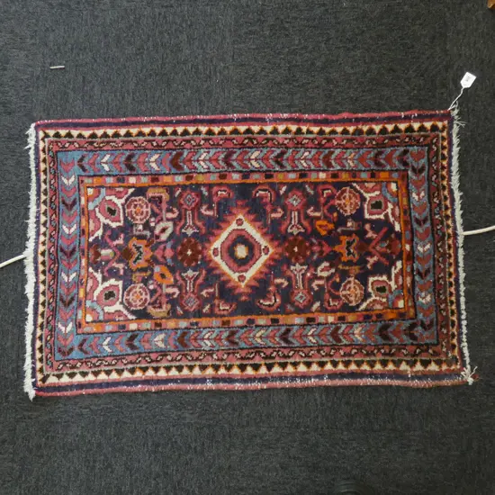 SMALL HAND KNOTTED WOOL PILE RUG 1000x620mm