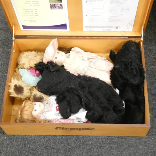 WOODEN BOX w. DOLLS & TEDDIES W.560mm