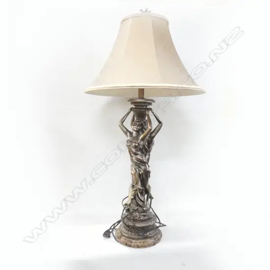 LAMP WITH 2 WOMEN; RESIN H.1000mm