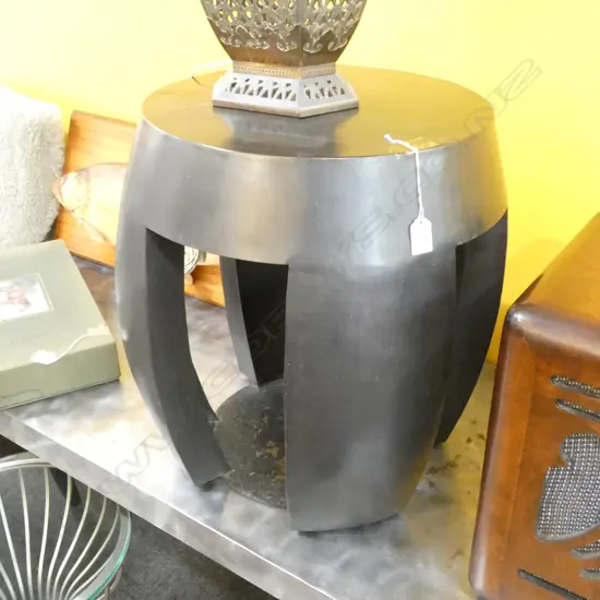 CONTEMPORARY ORIENTAL STYLE METAL SIDE TABLE H.500mm 450mm dia...